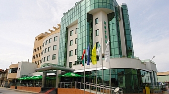 Diplomat Plaza