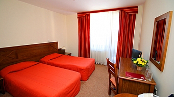 Evelina Palace Camera dubla 