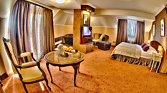 Meg Lozenetz Джуниор Суит DeLuxe