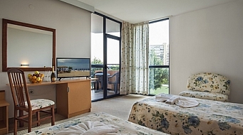 Marlin Beach Camera dubla 