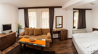 Boriki Camera single 