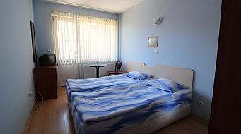 Red House Camera dubla 