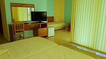 Crystal Тройна стая 